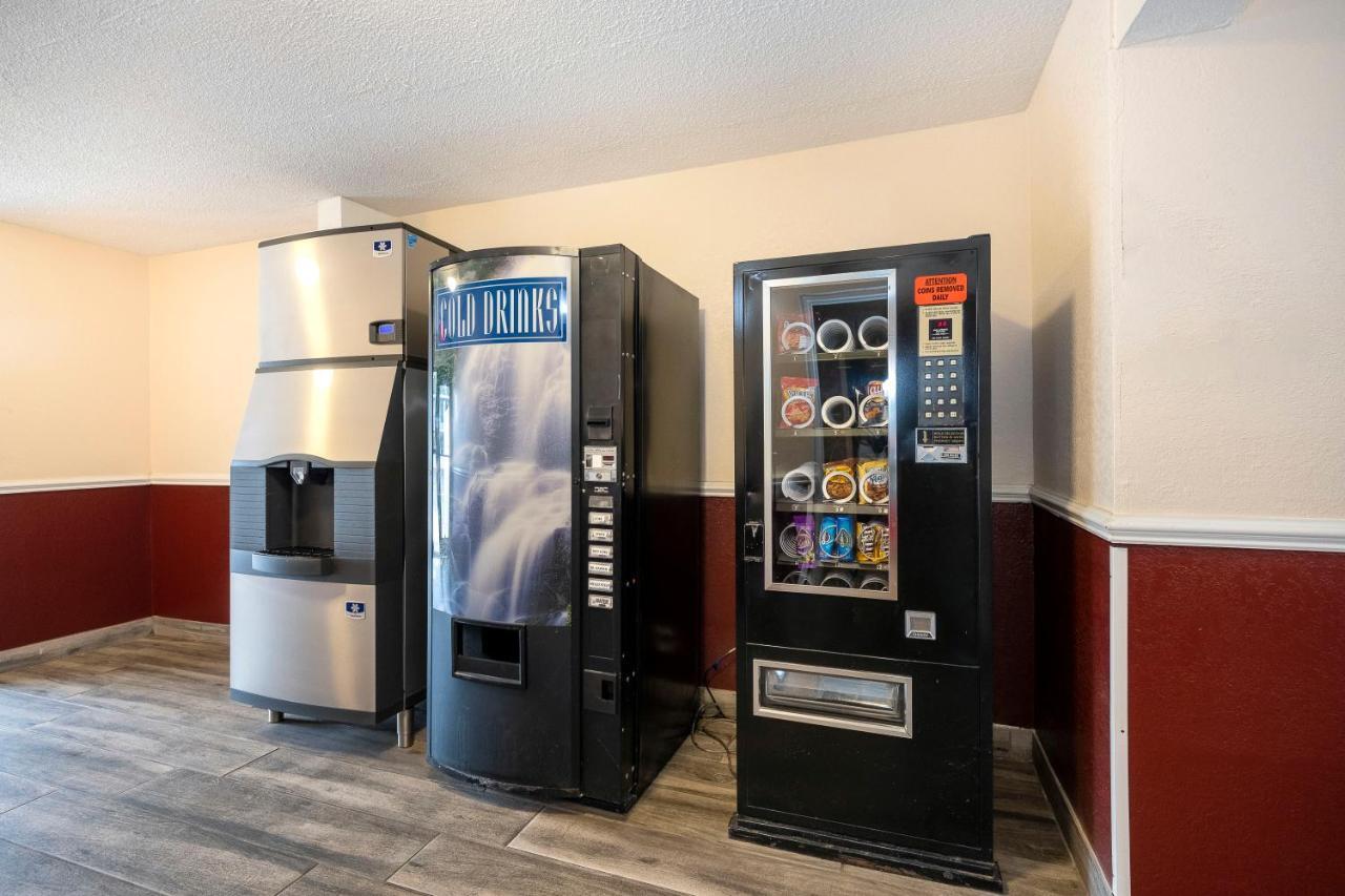 レッド ルーフ イン ランバートン エクステリア 写真